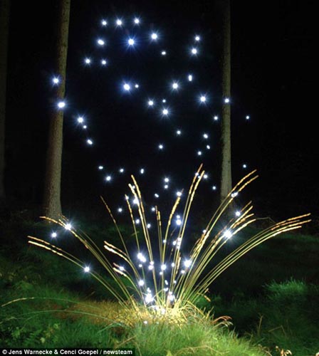 摄影师利用光拍出奇幻作品