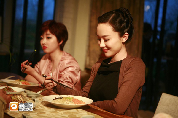 霍思燕《饮食男女2012》 食材上展现书法功底