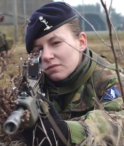 英姿飒爽!国外军迷收集的超全女兵图片
