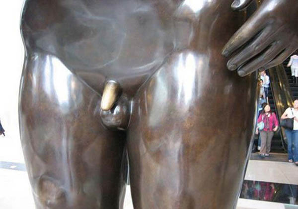 全球惨遭"咸猪手"的著名雕塑