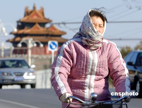 图:大风传递北京冬日气息