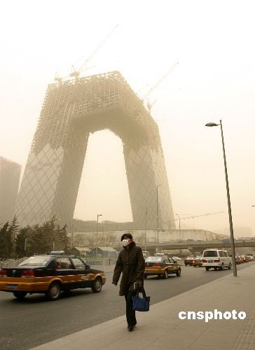 图北京遭遇重度浮尘扬沙天气