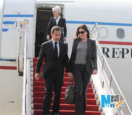 法国总统萨科齐抵达西安开始访华