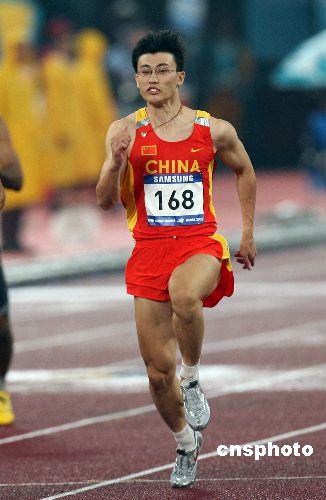 图中国眼镜飞人胡凯亮相多哈亚运赛场