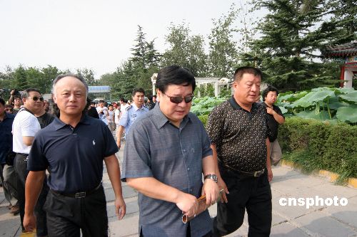 图著名相声演员赵炎参加侯耀文追悼会