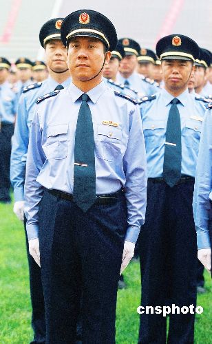 图全国工商行政管理系统7月1日起换新制服