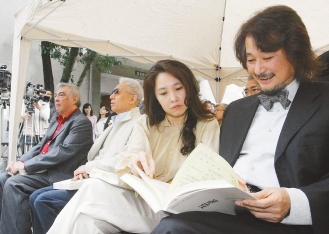 施明德首度大谈情欲:不好色就不是男人(组图)