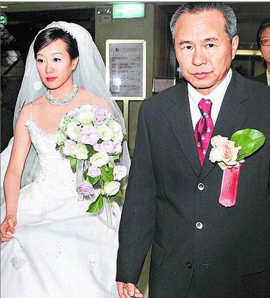 ̨���ĺ������������Ӣ���������ձ��ڵ����У�3��