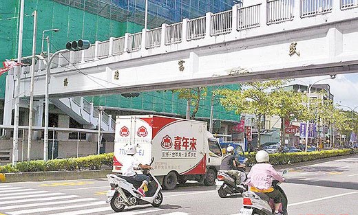"台湾十大最丑"评选出炉:选举旗帜,槟榔摊最碍眼(10)