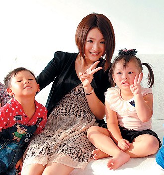 组图:林依晨长发值千万 戴假短发网友喊糟糕