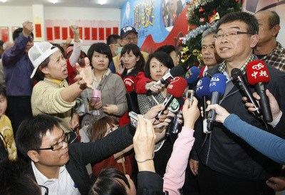 母亲病逝 邱毅:未来应回学校教书