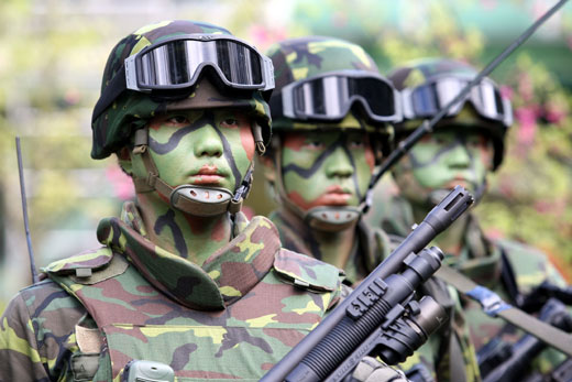 组图:台军特种部队举行战术演练及装备展示(4)