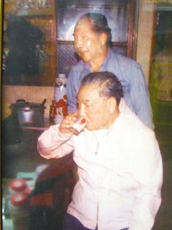 亲家还原真实的蒋经国:生活俭朴行事低调