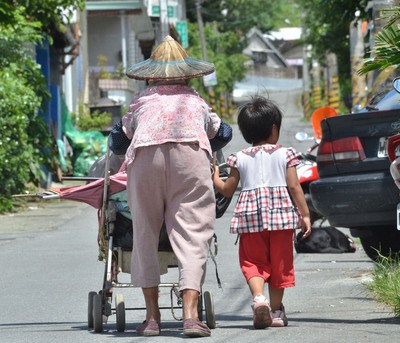 ̨��3�������Ѯ����ĸʰ��ÿ�촩�����