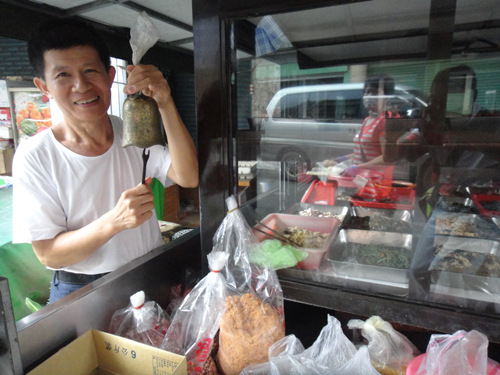 桃园古早味“酱菜车”沿街叫卖40年