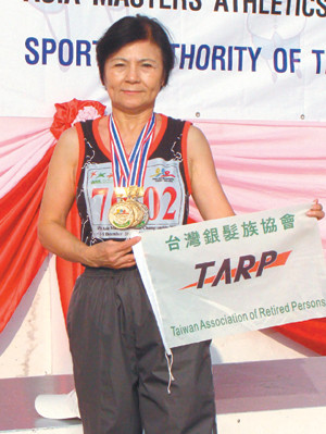 新闻中心 台湾新闻    3c爷爷宋恒新和喷射机阿嬷潘秀云是创龄传奇