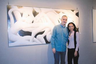 ̨��������з���Ů����������֦����ͼ��