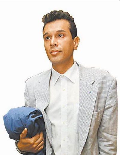 Ӣ����̨��ײ�������������Ӣ��:����ʹ�����