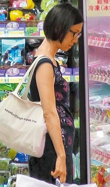 ��Ӣ��Ů�������������г�С��΢͹����������