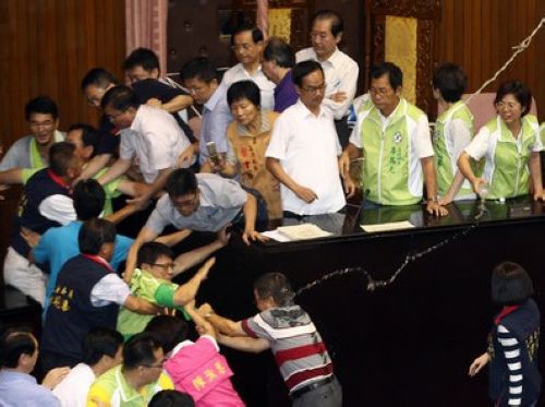 ̨���ĺ˵糧������ͻ����·������Ʋ��¶��