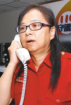 ̨��17����Ů��Ͱ�Ϸ��令��ʦ��绰��������