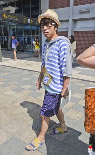 ���ձ����˽�Ů�˵����ˡ���崾��̨��ϯ���ͼ��