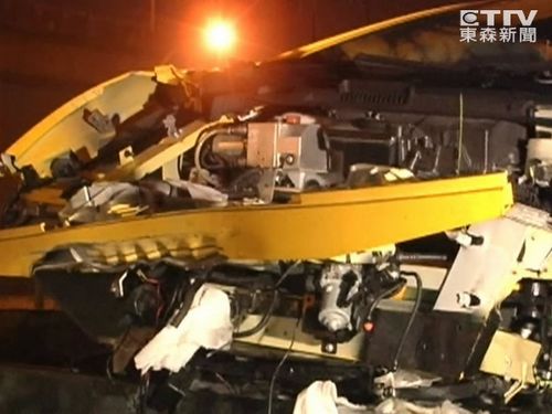 ��������ײ�������ɢһ�غ��泵��̥ʧ�أ�ͼ��