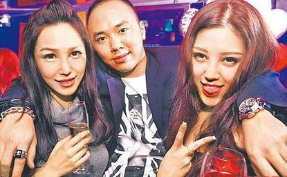 �븻����ħ�԰�Ƭ�贫Ů����δ����ֶ������