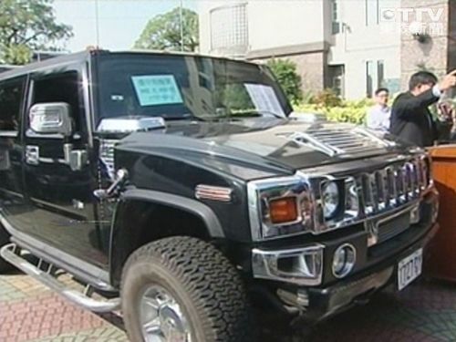 台中拍卖与天后张惠妹同款悍马车120万台币得标