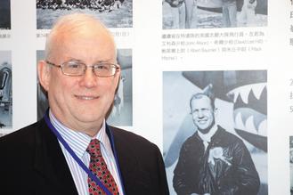 �ɻ��Ӻ��˸�̨�����˽����ڻ����£�ͼ��