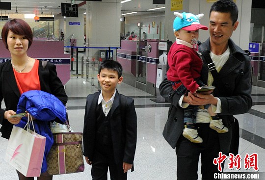 ��̨����ֱ�������������ÿ���130���˴�