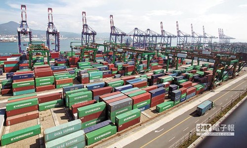 ̨��2013ȫ�����΢������ͻ��330����Ԫ���¸�