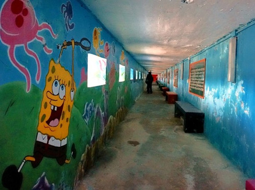 ̨��һ���ն�������ǽ�ڻ溣�౦������������