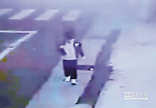 小学生遭绑架38小时镇静安慰嚎哭妈妈(图)