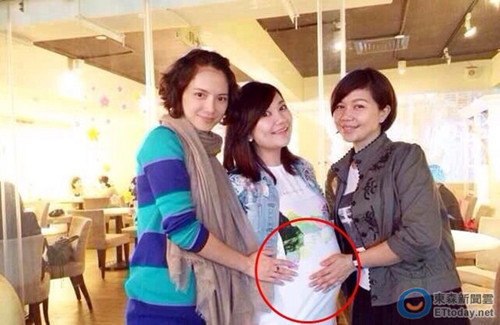 梁静茹孕肚尺寸巨大网友惊呼猜测怀双胞胎(图)