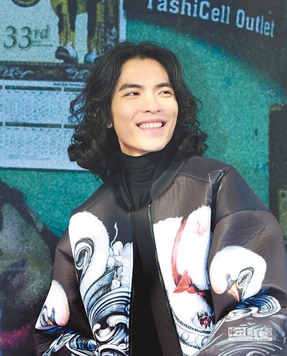 林熙蕾产下次女 干爹萧敬腾露微笑