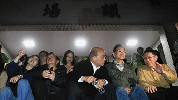 ̨ý����񷴷�ǫ́��ѧ��������ȫ�����������