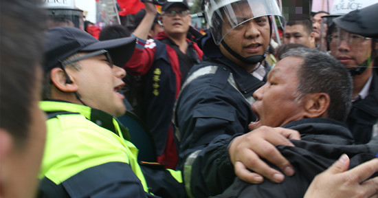 台反服贸学生欲再包围“立法院”警方增警力支援