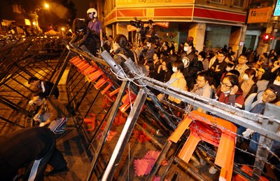 ̨��������ٴ����������ֳ���ͻ���ϣ�ͼ��