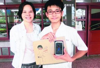 男孩2岁开始抗癌用爱成功“画”解人生低潮(图)