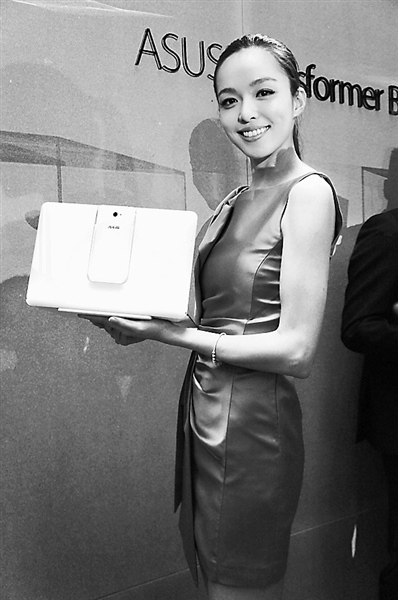 台北电脑展密集发新品手机连投影仪可演示PPT