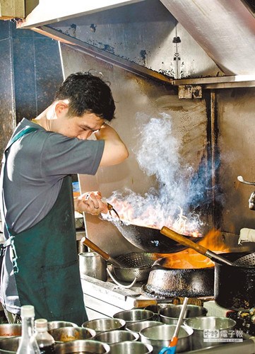 台湾首例:厨师患肺腺癌属于职业病