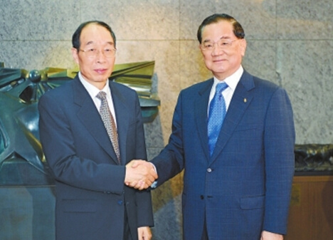 尤权在台会见连战连战:两岸一家亲台闽亲上亲