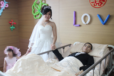 ��֢��������Ϊ��Բ�β��ǰ�Ļ�ɴ�գ�ͼ��