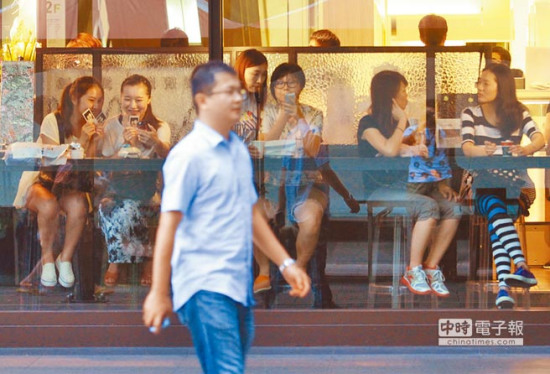 台湾人口性别比例统计数据:女多于男指数创新高