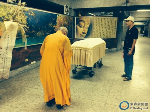 ����ļ��Ϊ��¥�߰���µ���Т�ӡ����ǻң�ͼ��