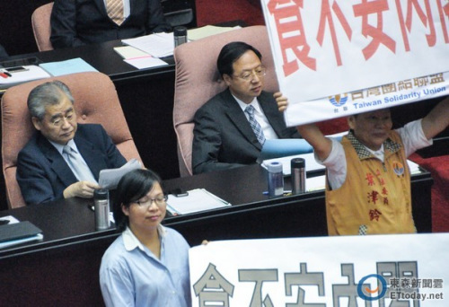 ��������ʳ���¼����������̨���ֱ����ʹǸ��