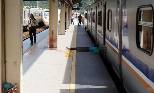 男子疑月台探头看火车 遭当场撞死(图)