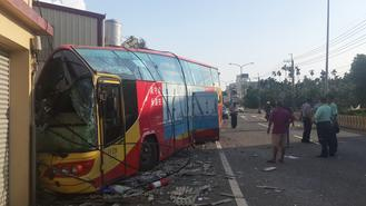 ����һ�ͳ�ײ����լ3���˿�������ҽ��ͼ��