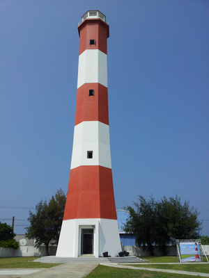 台湾高美灯塔连湿地观光新亮点(图)